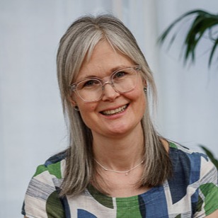 Sarah Burke, Psychological Minds
