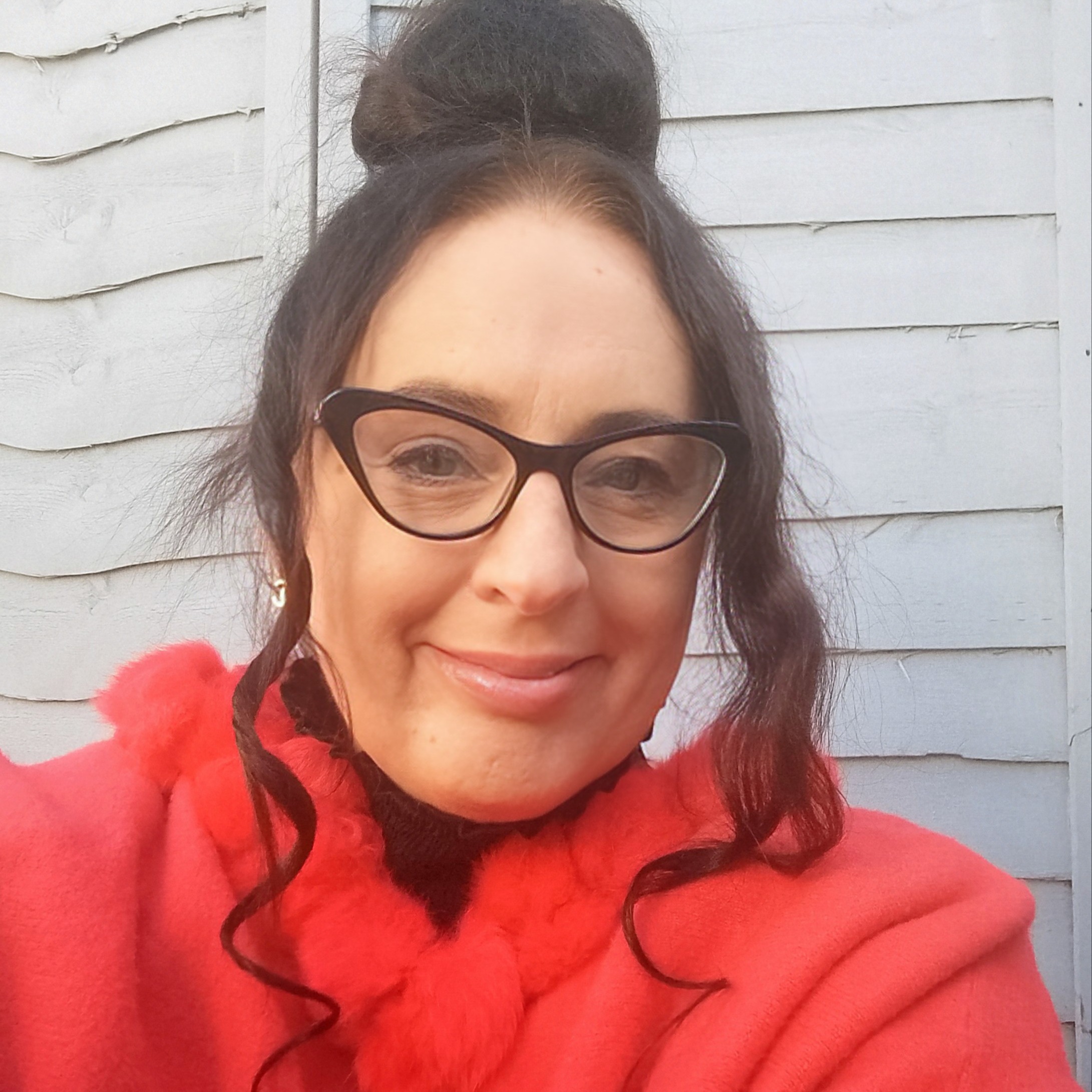  Dr Lynda Foulder-Hughes